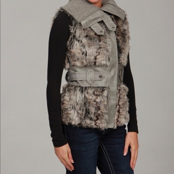 𝅺Dollhouse Faux Fur Knit Collar Vest - Picture 3 of 4